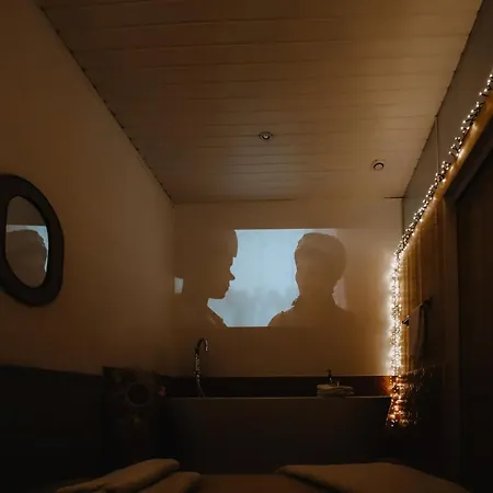 Coquillages Et Crustaces, Netflix Baignoire Ilot Chez Ivona Vacances Gujan-Mestras Exterior photo