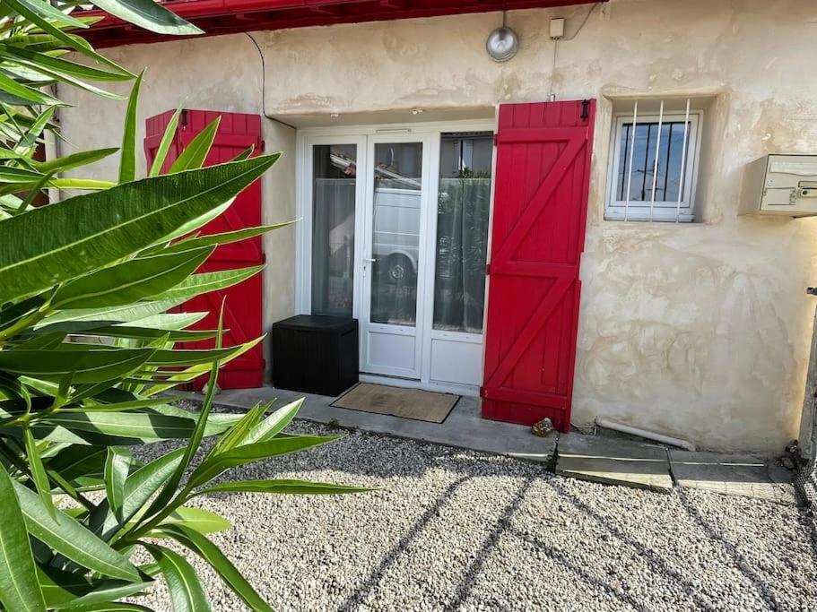 Coquillages Et Crustaces, Netflix Baignoire Ilot Chez Ivona Appartement